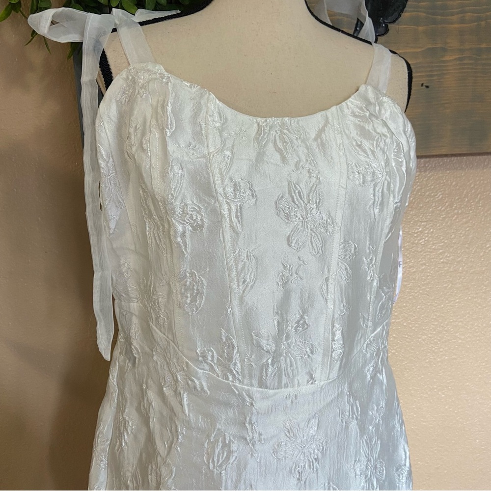 NWOT Lulus Gorgeous Persona White Satin Jacquard Tie-Strap Midi Dress - Picture 3 of 9